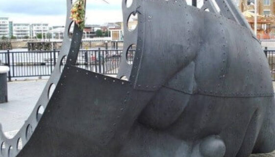 Photograph of the Merchant Seams Memorial in Cardiff
